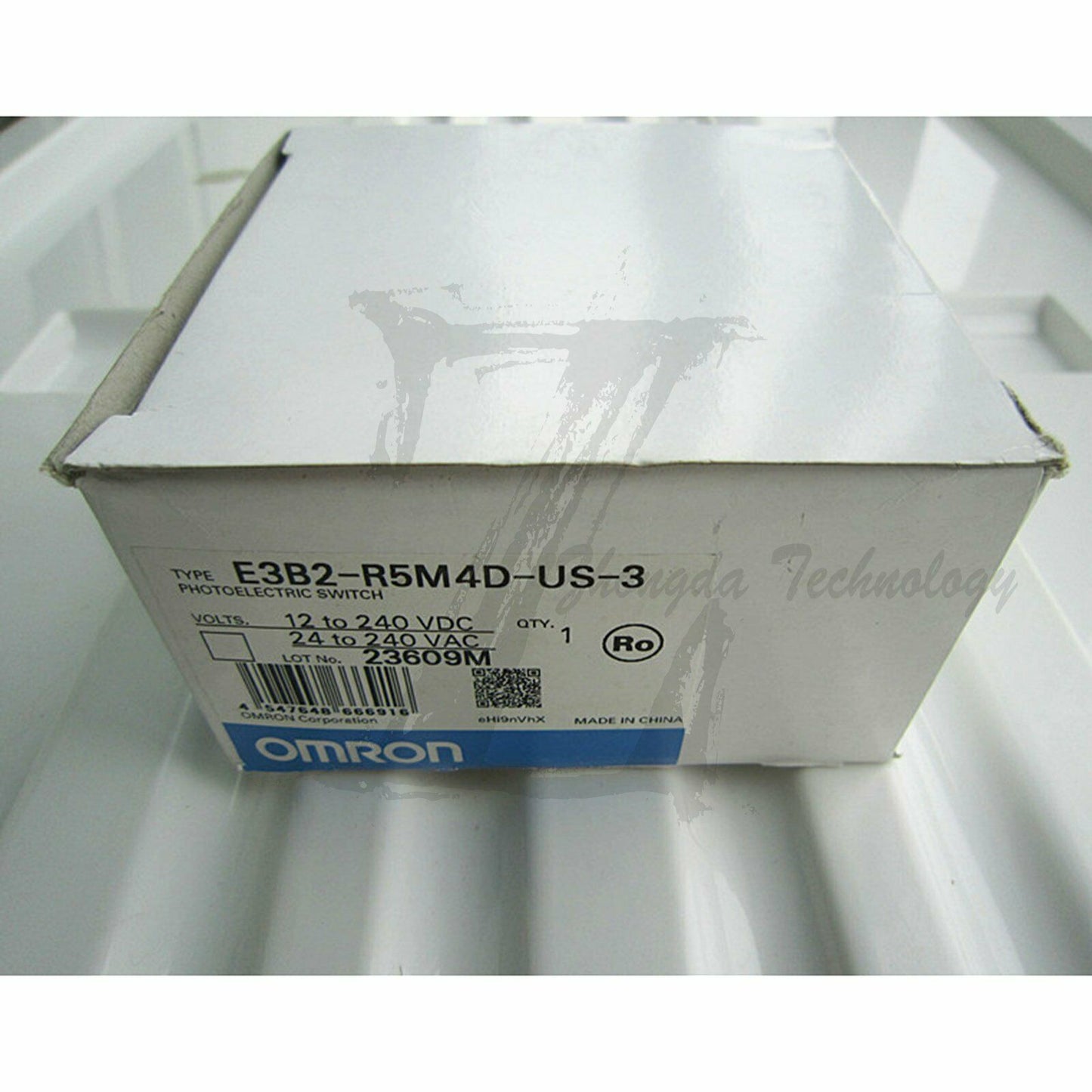 NEW Omron photoelectric switch E3B2-R5M4D-US-3 - OMRON