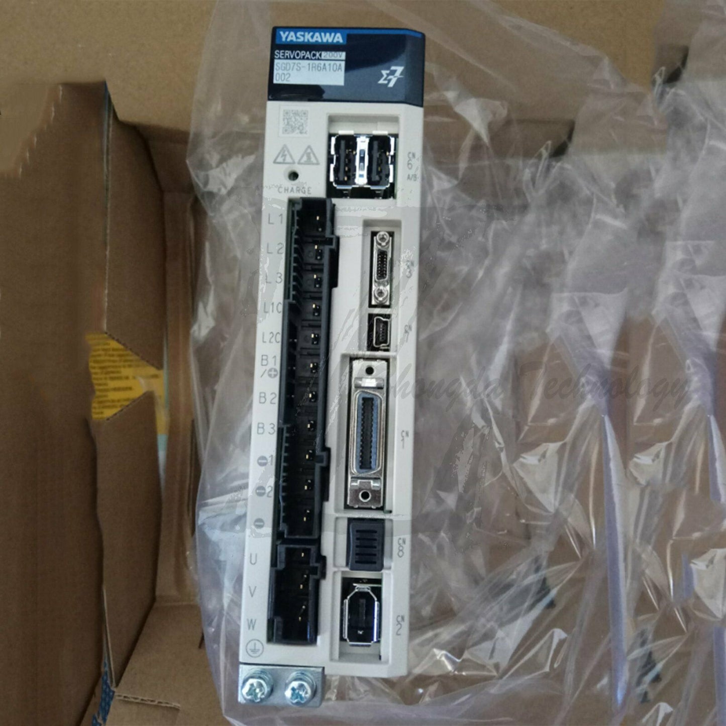 New In Box Yaskawa SGD7S-1R6A10A002 AC servo drive - YASKAWA