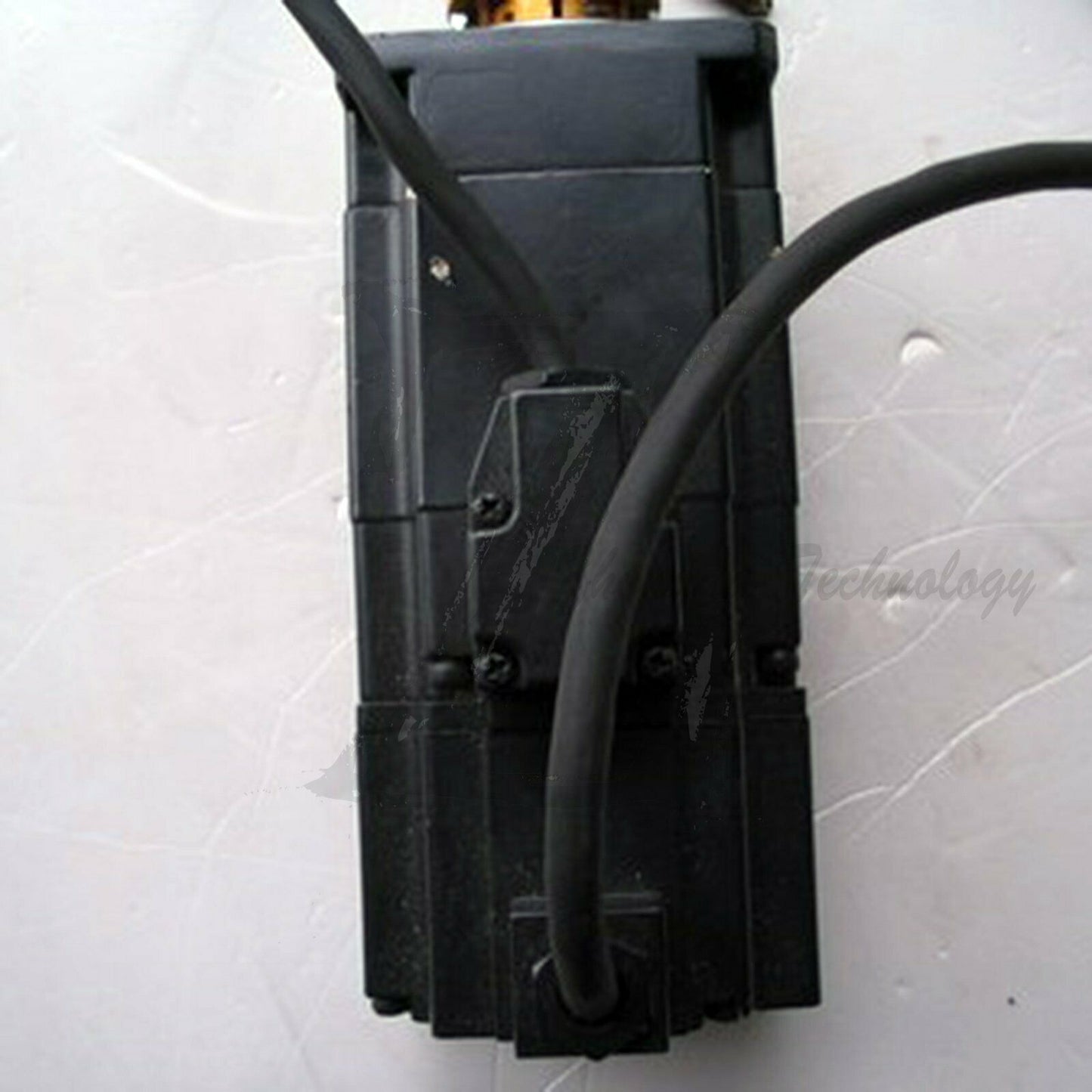 Used Yaskawa AC SERVO MOTOR SGMJV-A5A3A21good - YASKAWA