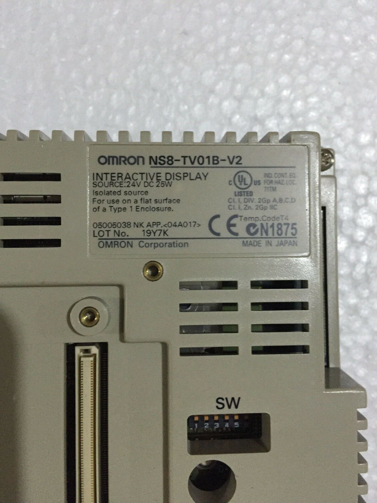 NS8-TV01B-V2 - OMRON