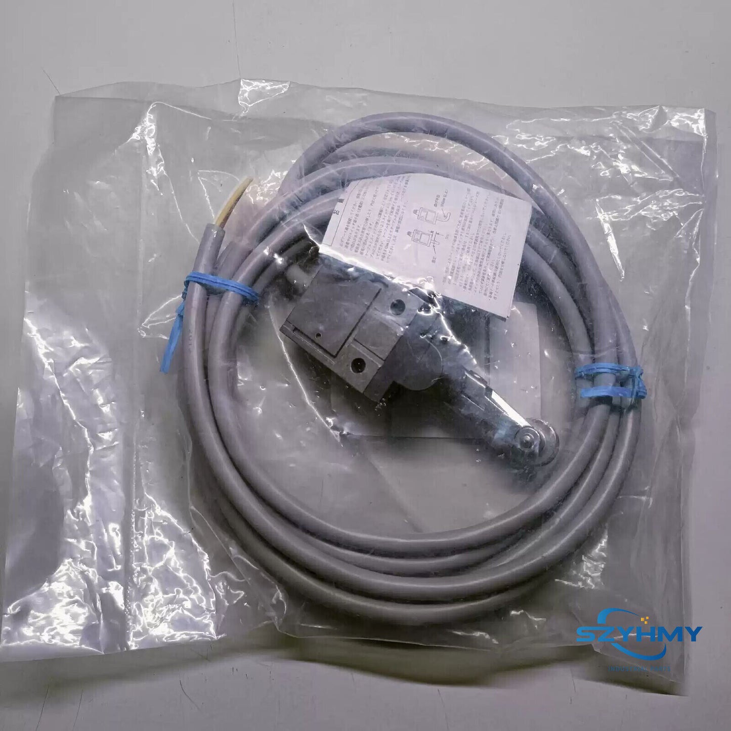 Omron D4C-2220 Limit Switch - 1PC New D4C2220 Model - OMRON