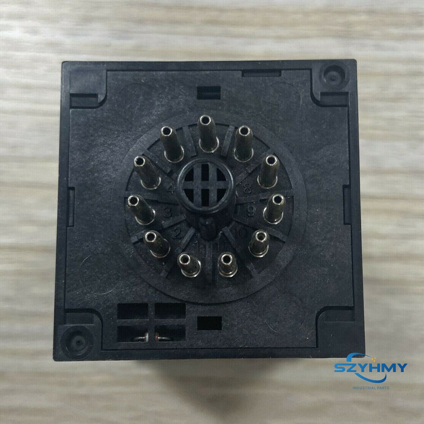 Omron E5CN-R1TU Temperature Controller 100-240VAC - 1PC - OMRON