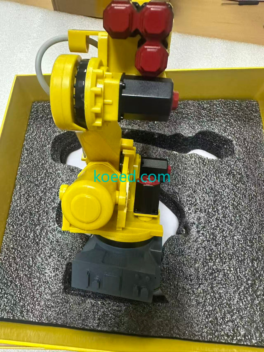 R-2000iC/210F — source photograph