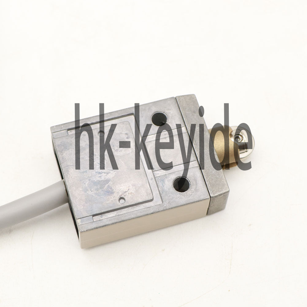 1Pcs azbil 914CE2-3 travel switch