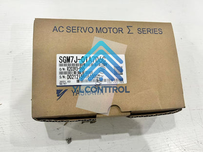 1PCS YASKAWA SGM7J-01A7D6C Servo motor