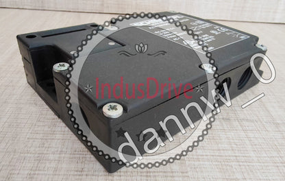 1PC Schmersal AZM 161SK-12/12RKA-024 Safety Interlock Switch