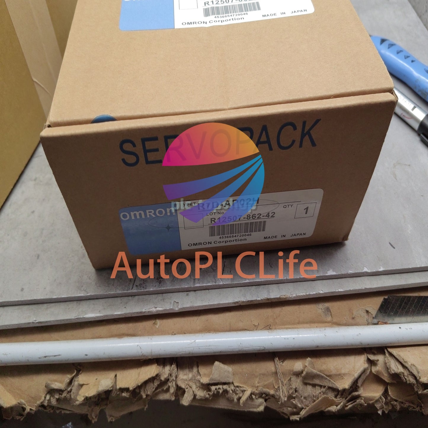 1PCS Omron Servo Drive R7D-AP02H In Box PLC