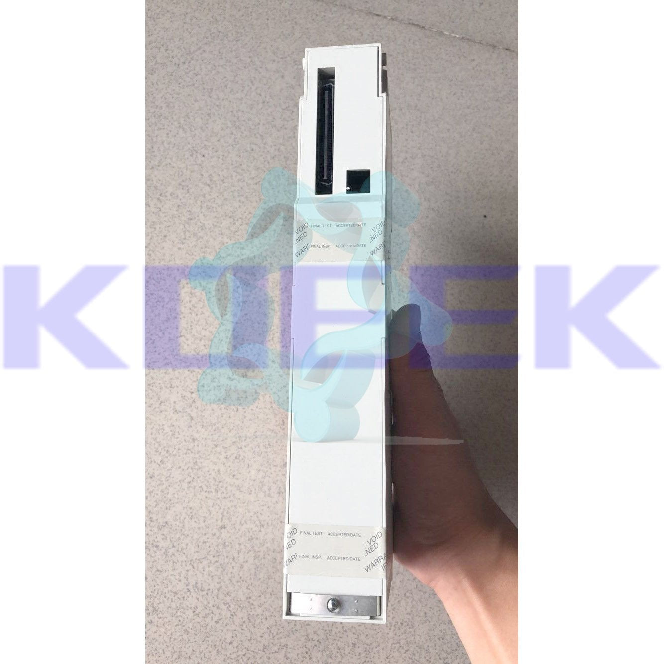 140ARI03010 - SCHNEIDER