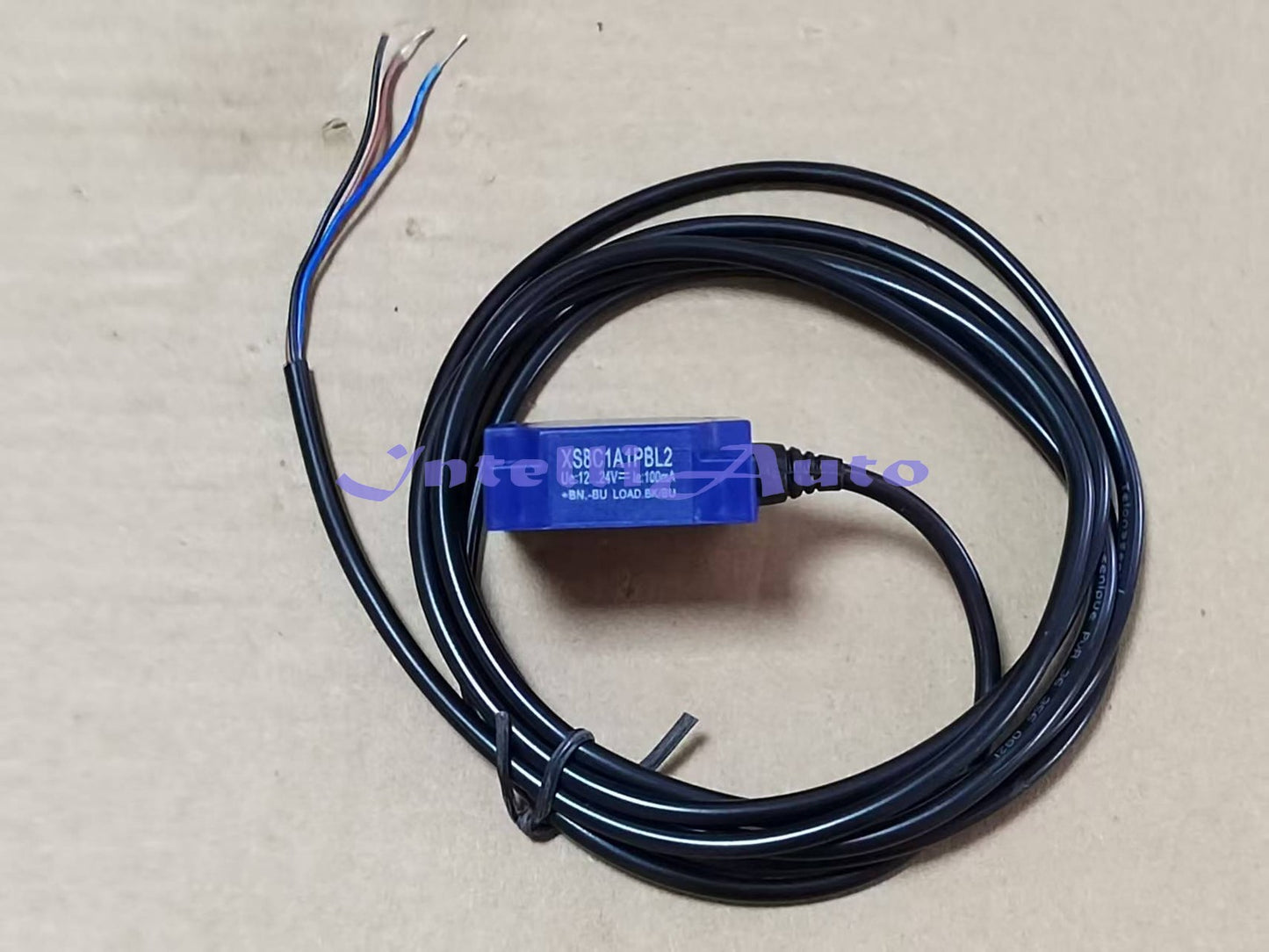 1PC XS8C1A1PBL2 sensor XS8C1A1PBL2 Fast delivery