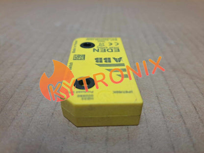 1PCS ABB Jokab Safety 2TLA020046R0800 Eden Safety Switch, IP69, Non Contact