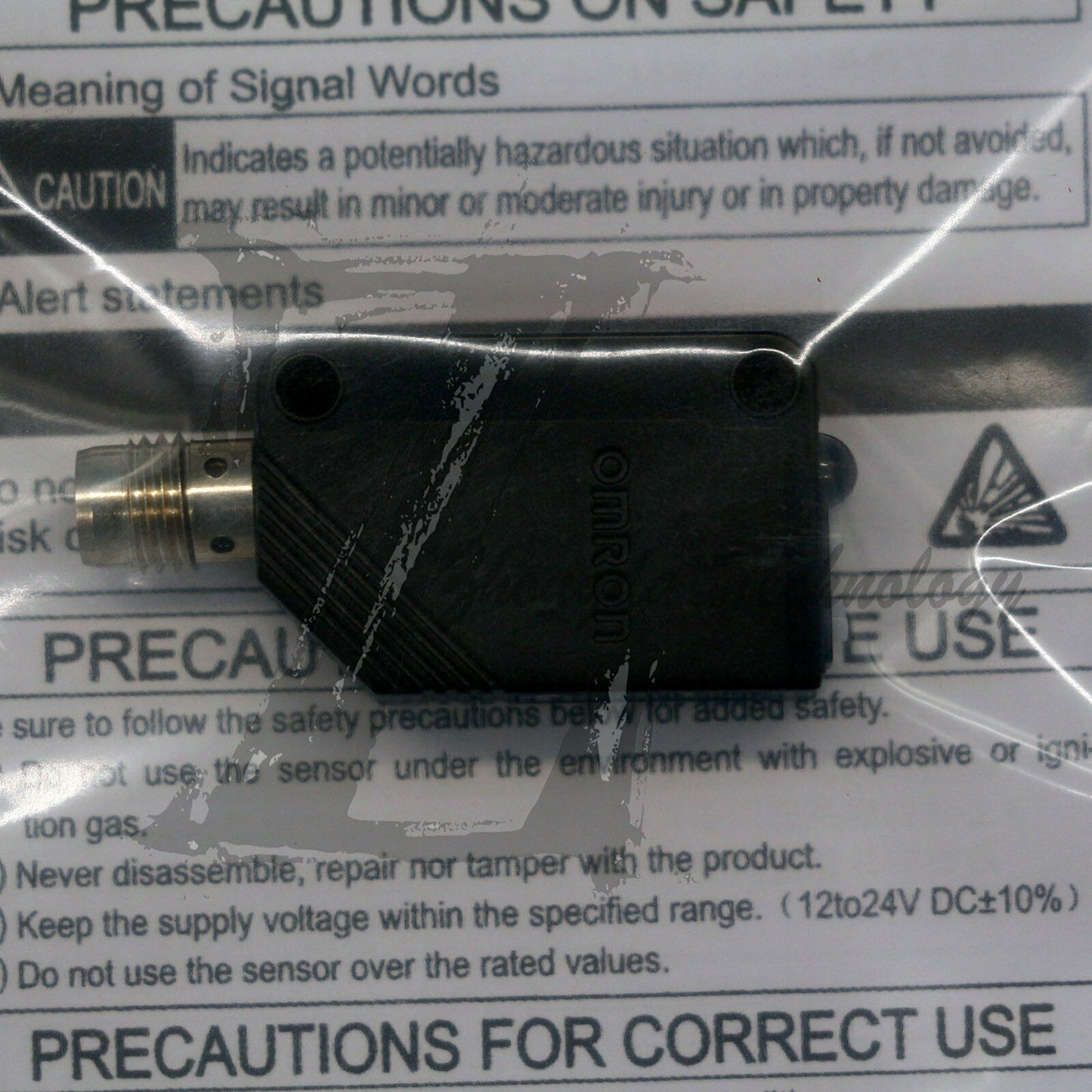 1PC NEW OMRON PhotoElectric Switch E3Z-R86 E3ZR86 12-24VDC - OMRON