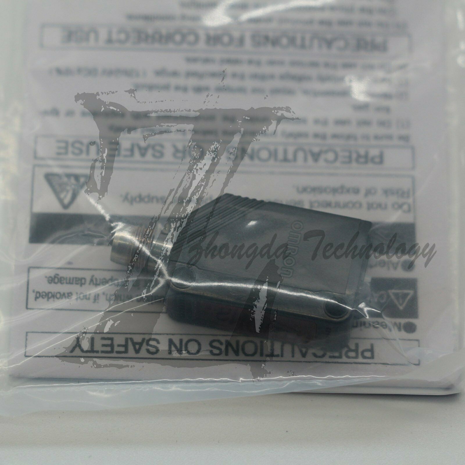 1PC NEW Omron Photoelectric Switch E3Z-LL86 12-24VDC E3ZLL86 - OMRON