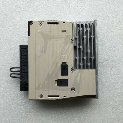 1PC Used Yaskawa SERVO MOTOR DRIVER SGDV-1R6A05A Tested In Good Condition - YASKAWA