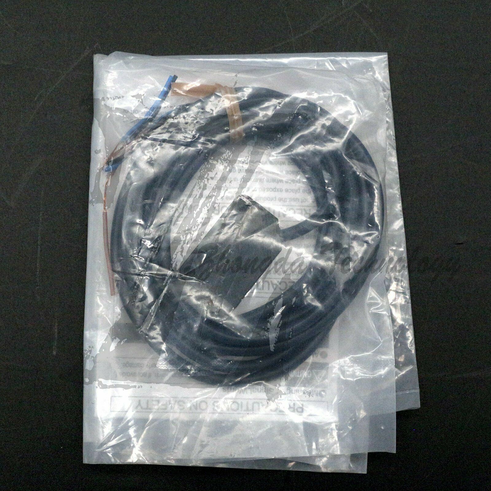 1PCS NEW Omron E3Z-D62 Photoelectric Switch E3ZD62 - OMRON