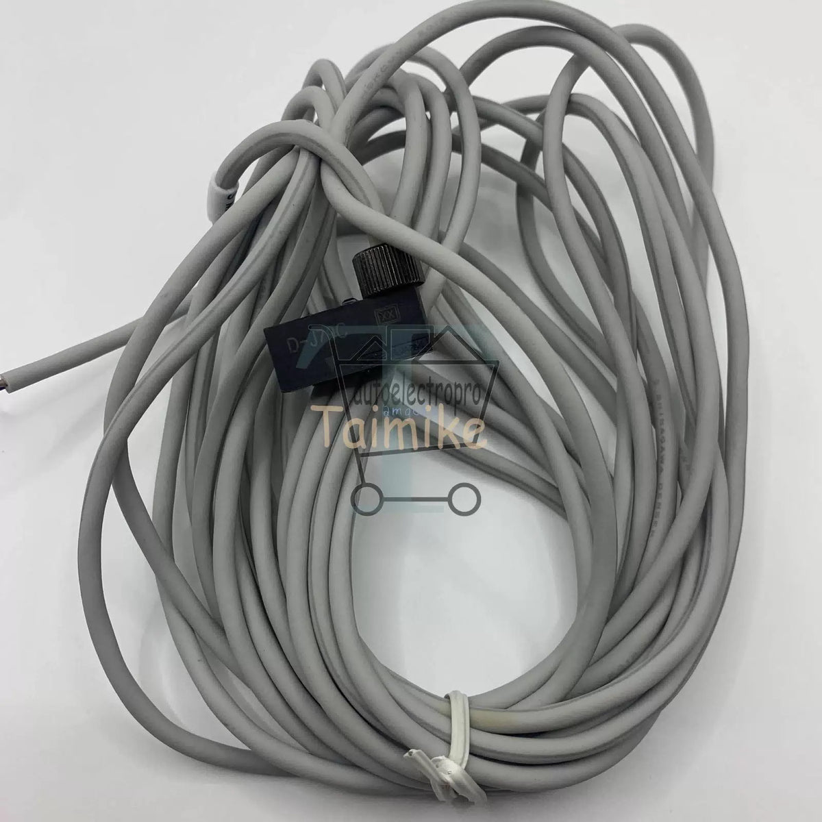 1PCS D-A73C magnetic switch SMC [4]