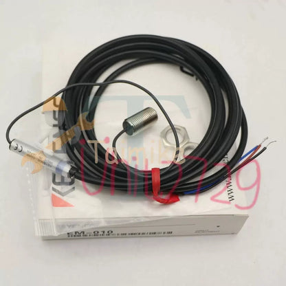 1PCS KEYENCE EM-010 Proximity Sensor [6]