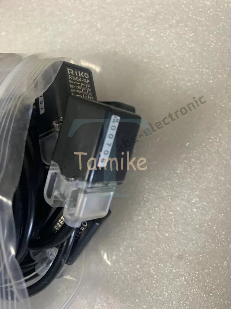 1PCS RN04-NP RN04NP Proximity Switch [2]