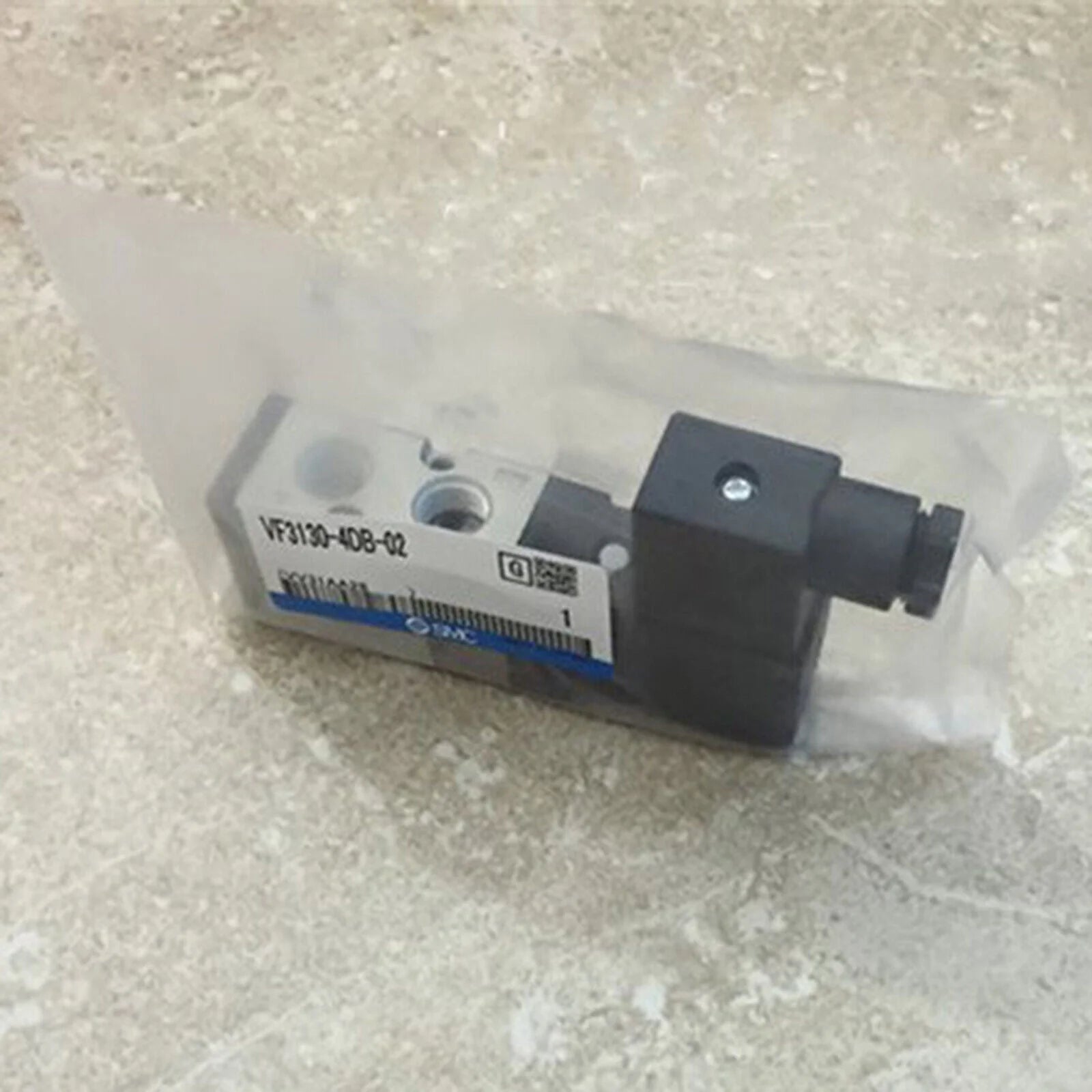1PCS SMC VF3130-4DB-02 Solenoid Valve - SMC [2]