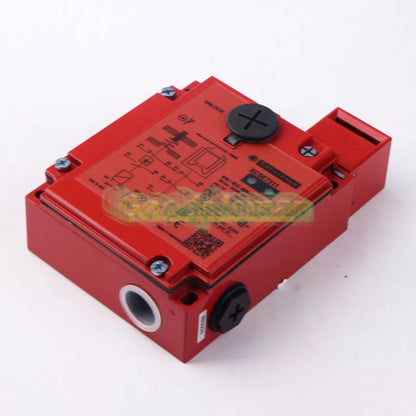 1PCS Safety Interlock XCSE7311 XCS-E7311 [2]