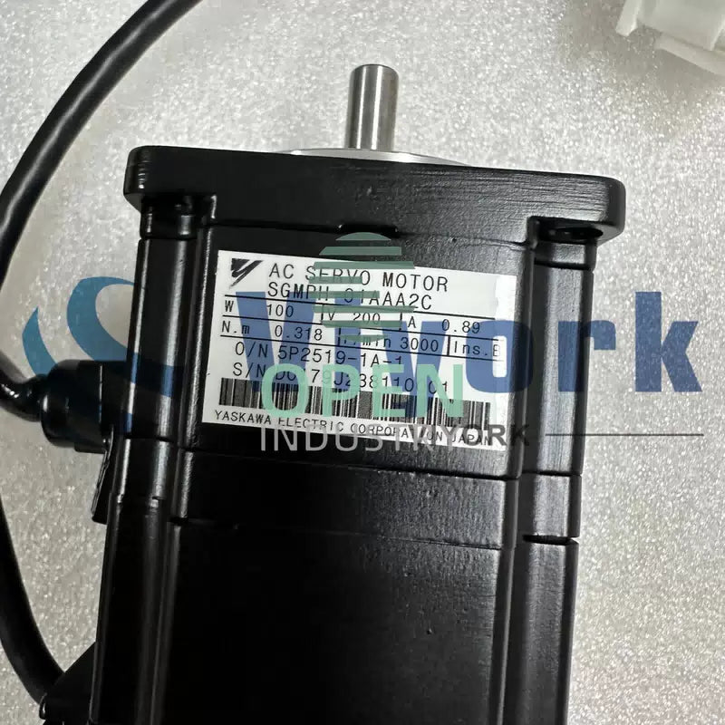 1PCS Yaskawa SGMPH-01AAA2C AC SERVO MOTOR [4]