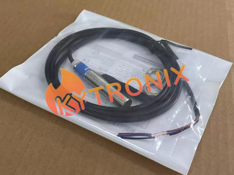 1PCS proximity switch XT112S1PAL2 [1]