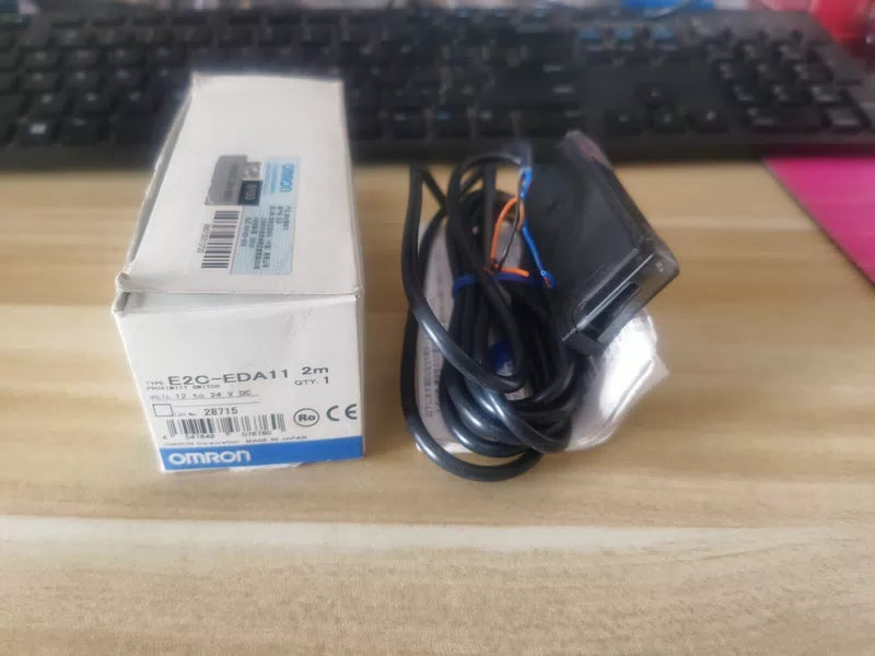1PC Omron E2C-EDA11 E2CEDA11 Proximity Sensor 2m In Box [3]