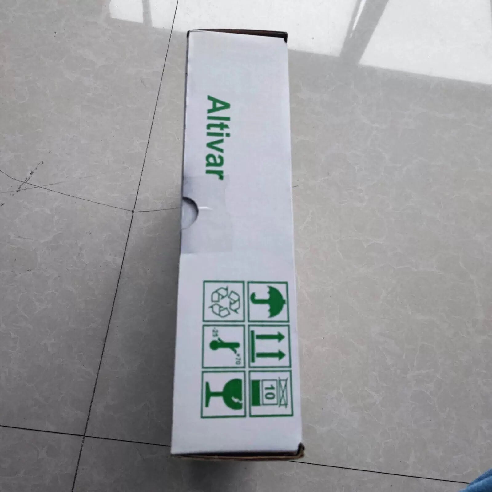 1PC Schneider ATV320U15N4B frequency converter #I [2]