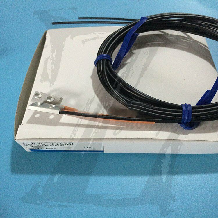 1Pcs New in box Omron E32-T15Y Optical Fiber Sensor E32T15Y - OMRON
