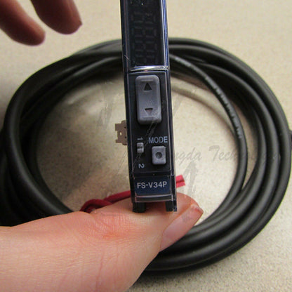 1pcs NEW KEYENCE FS-V34P optical fiber amplifier - KEYENCE