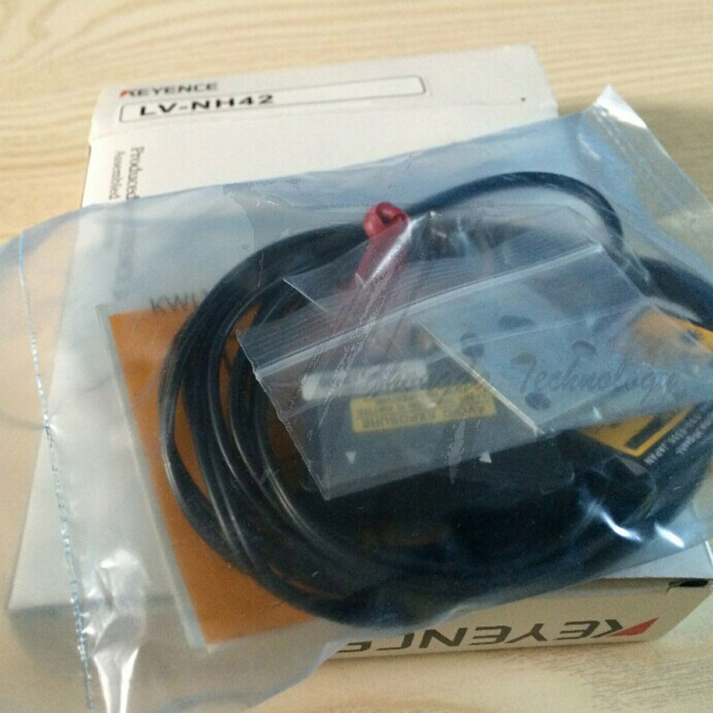 1pcs NEW KEYENCE LV-NH42 laser sensor - KEYENCE