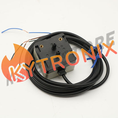 1PCS Panasonic SUNX DP-M2ZA Pressure Switch