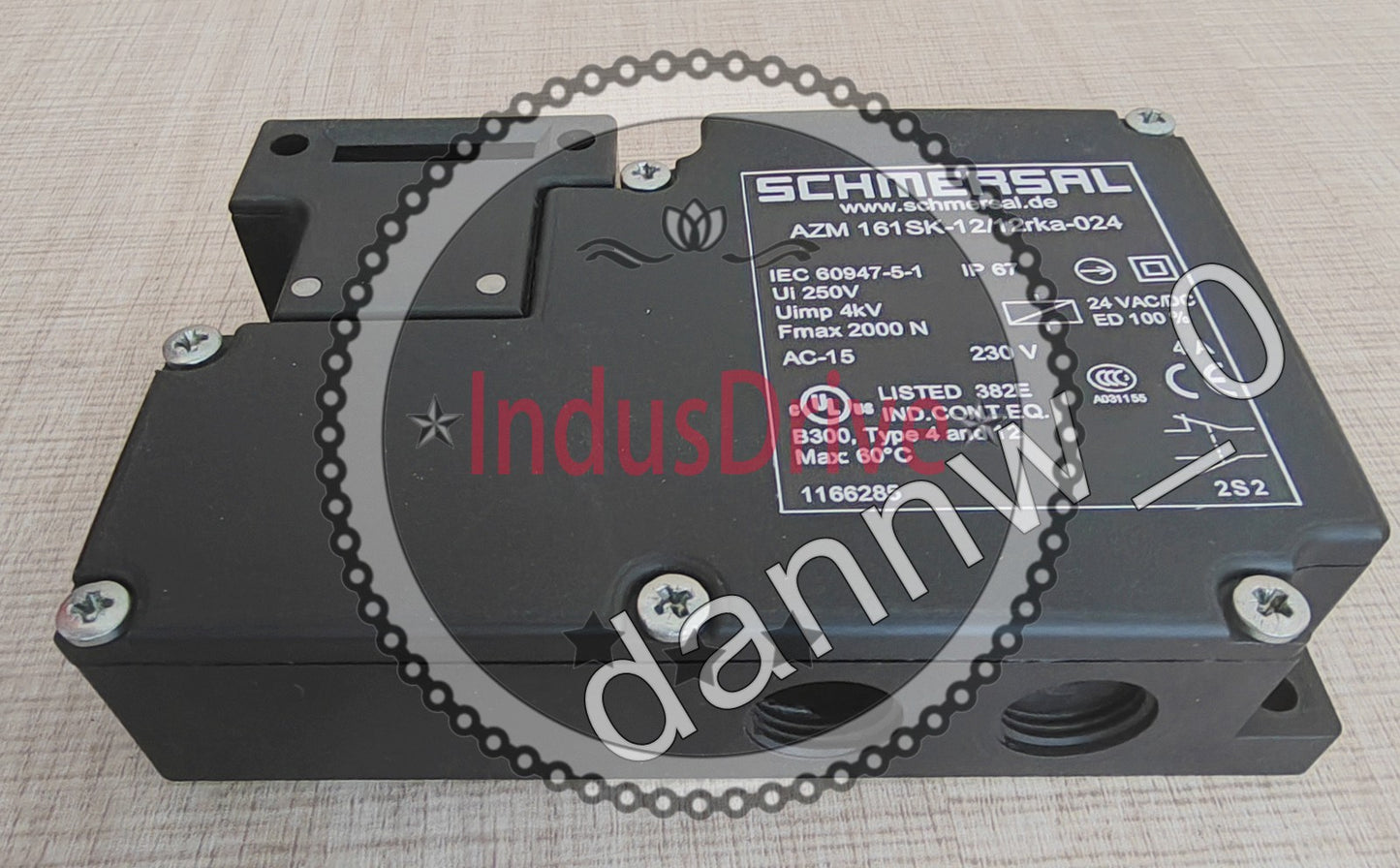 1PC Schmersal AZM 161SK-12/12RKA-024 Safety Interlock Switch