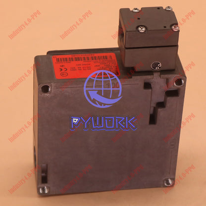 1Pcs EUCHNER TZ1LE024M 082050 Safety switch FAST SHIP