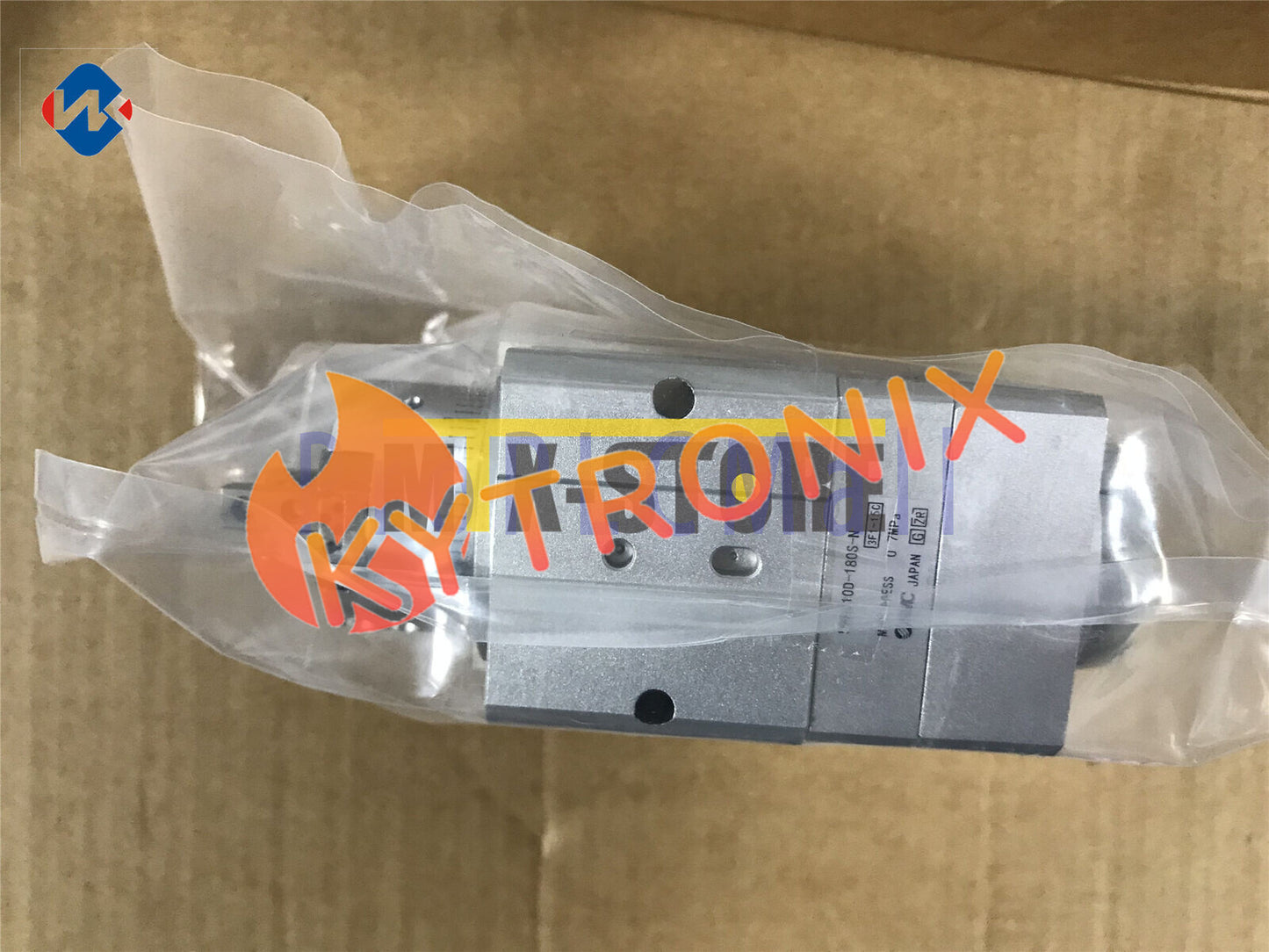 1pcs SMC MRHQ10D-180S-N rotary pneumatic finger