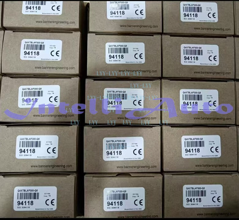 1PC BANNER Q4XTBLAF300-Q8 94118 photoelectric sensor Fast delivery