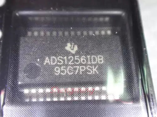 5pcs ADS1256IDB ADS1256IDBR SSOP28 #k [1]