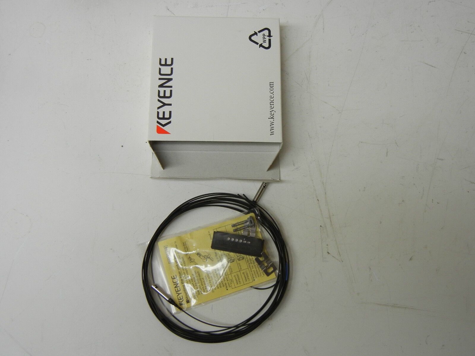 new 1PC Keyence FU-16 Fiber Optic Sensor FU16 In Box - KEYENCE