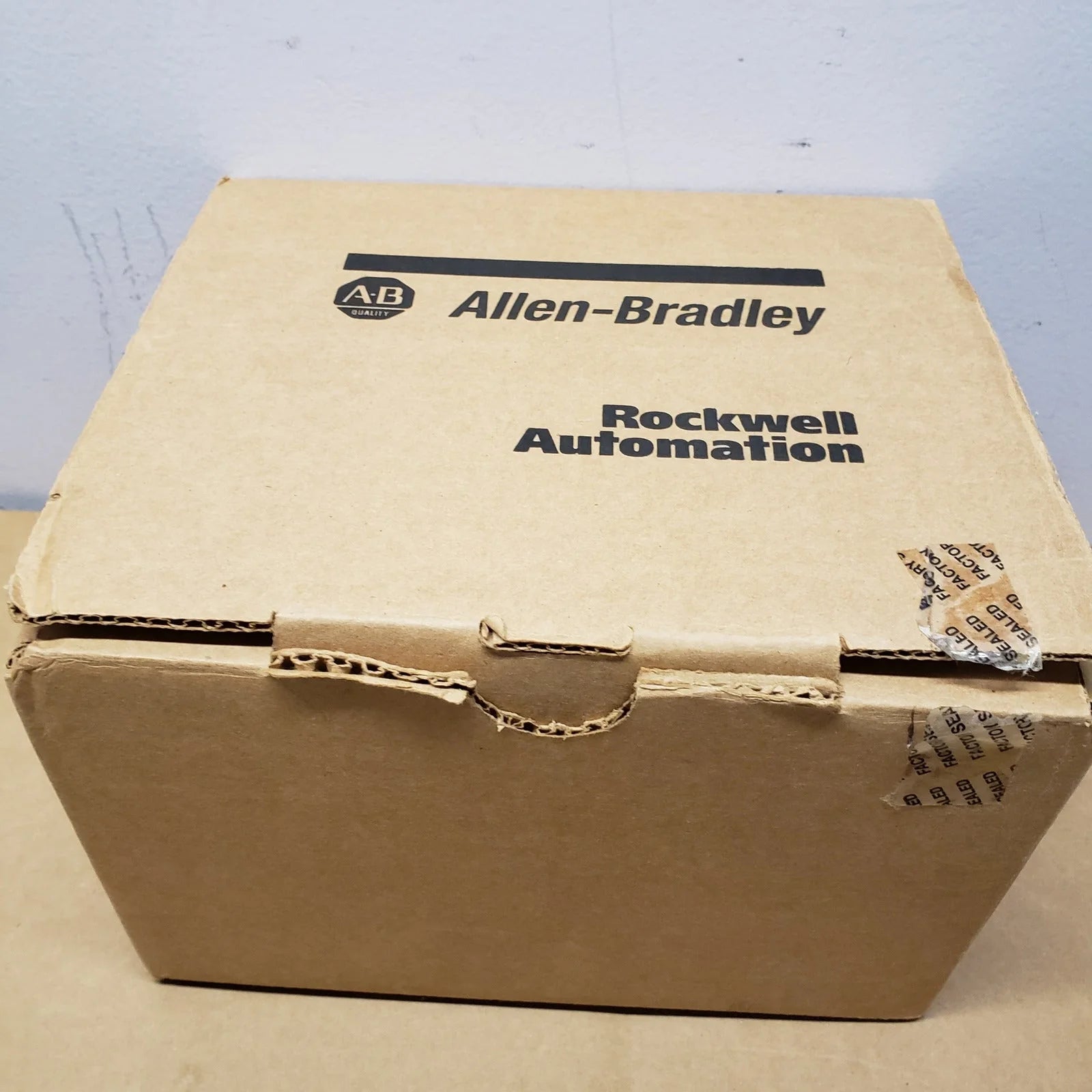 Allen Bradley Panelview 550 2711-T5A15L1 SER A Rev D FRN 4 NIB - High-Quality Panel Solution - ALLEN BRADLEY [2]
