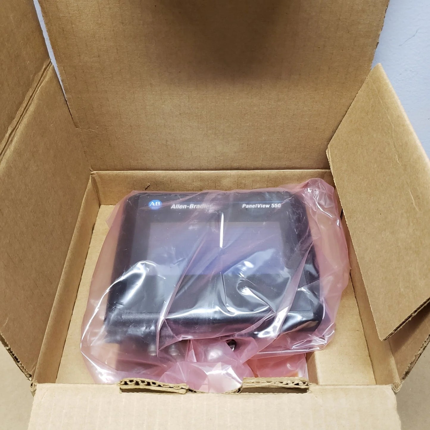 Allen Bradley Panelview 550 2711-T5A15L1 SER A Rev D FRN 4 NIB - High-Quality Panel Solution - ALLEN BRADLEY [3]
