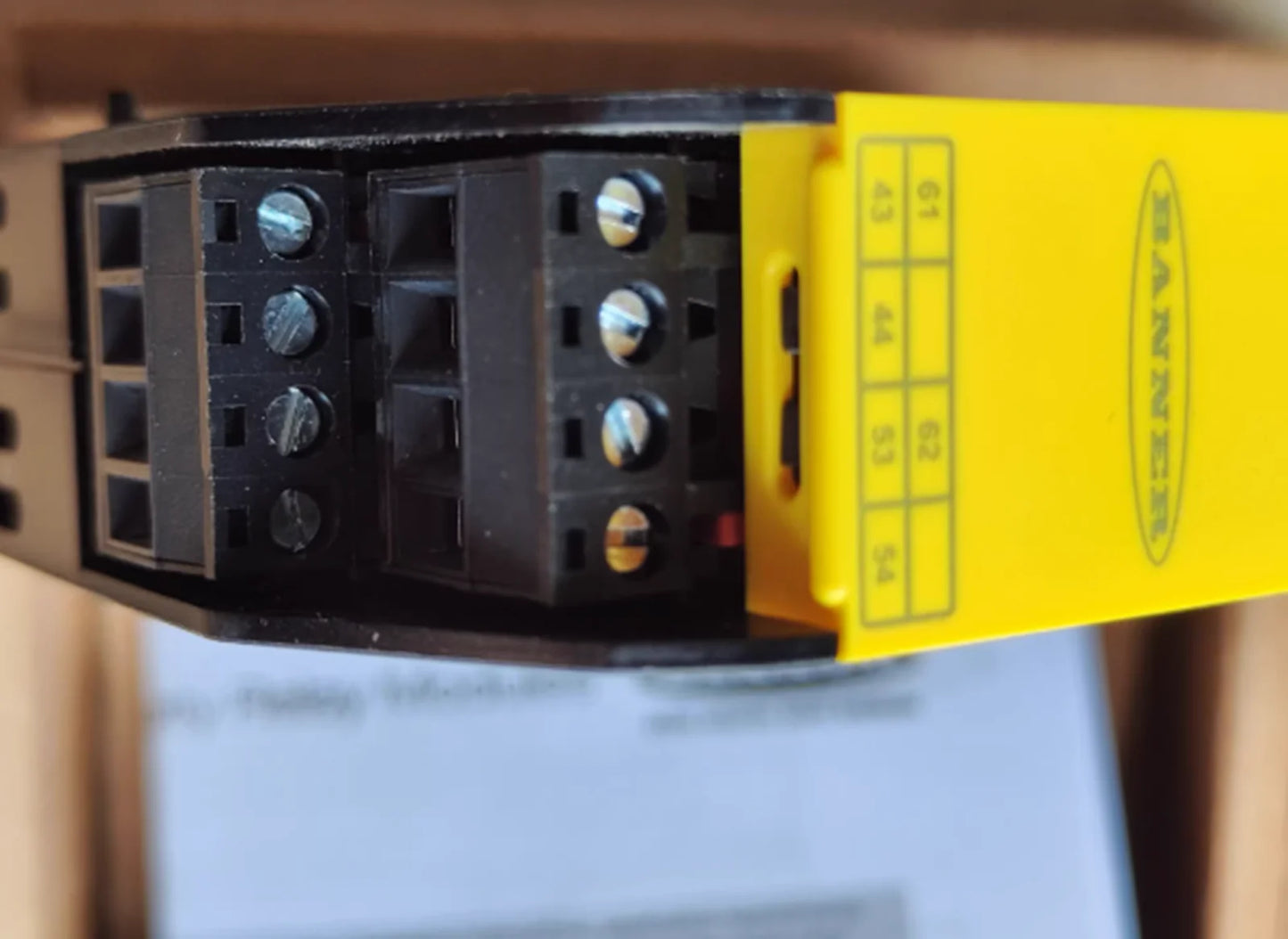 BANNER XS2RO Safety Relay Output Module - BANNER [2]