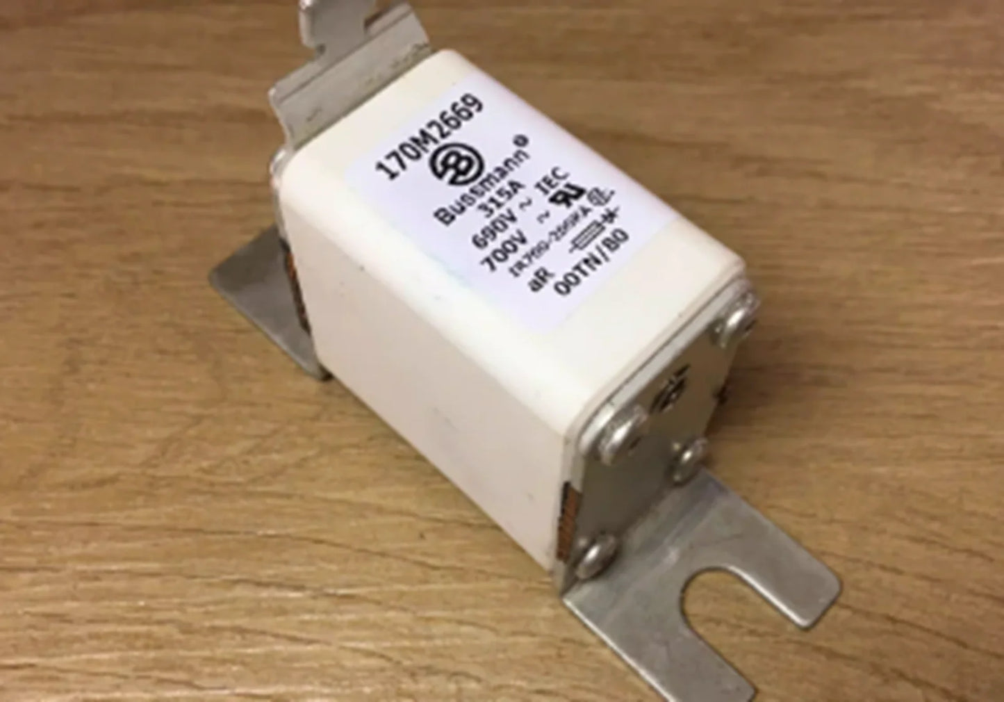 BUSSMANN Fuse 690V 315A - 170M2669 - BUSSMANN [1]