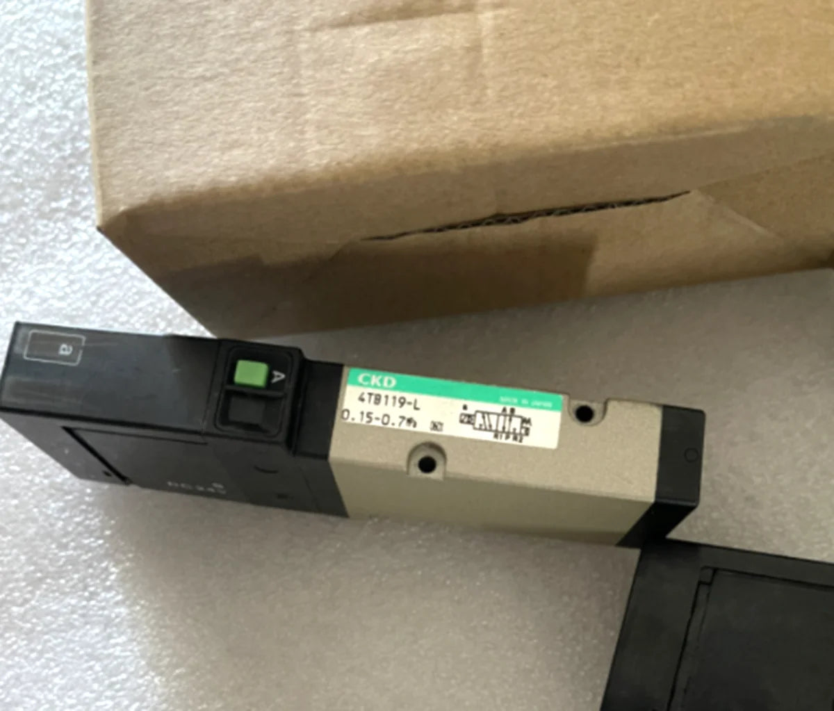 CKD Solenoid Valve 4TB119-L - CKD [2]