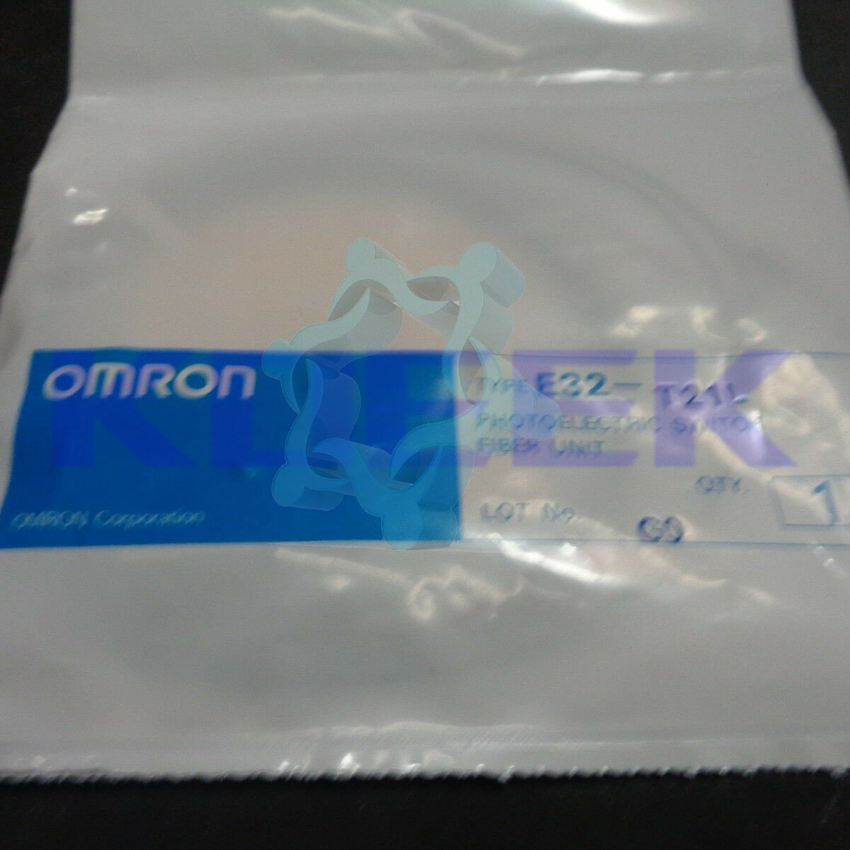 E32-T21L - OMRON