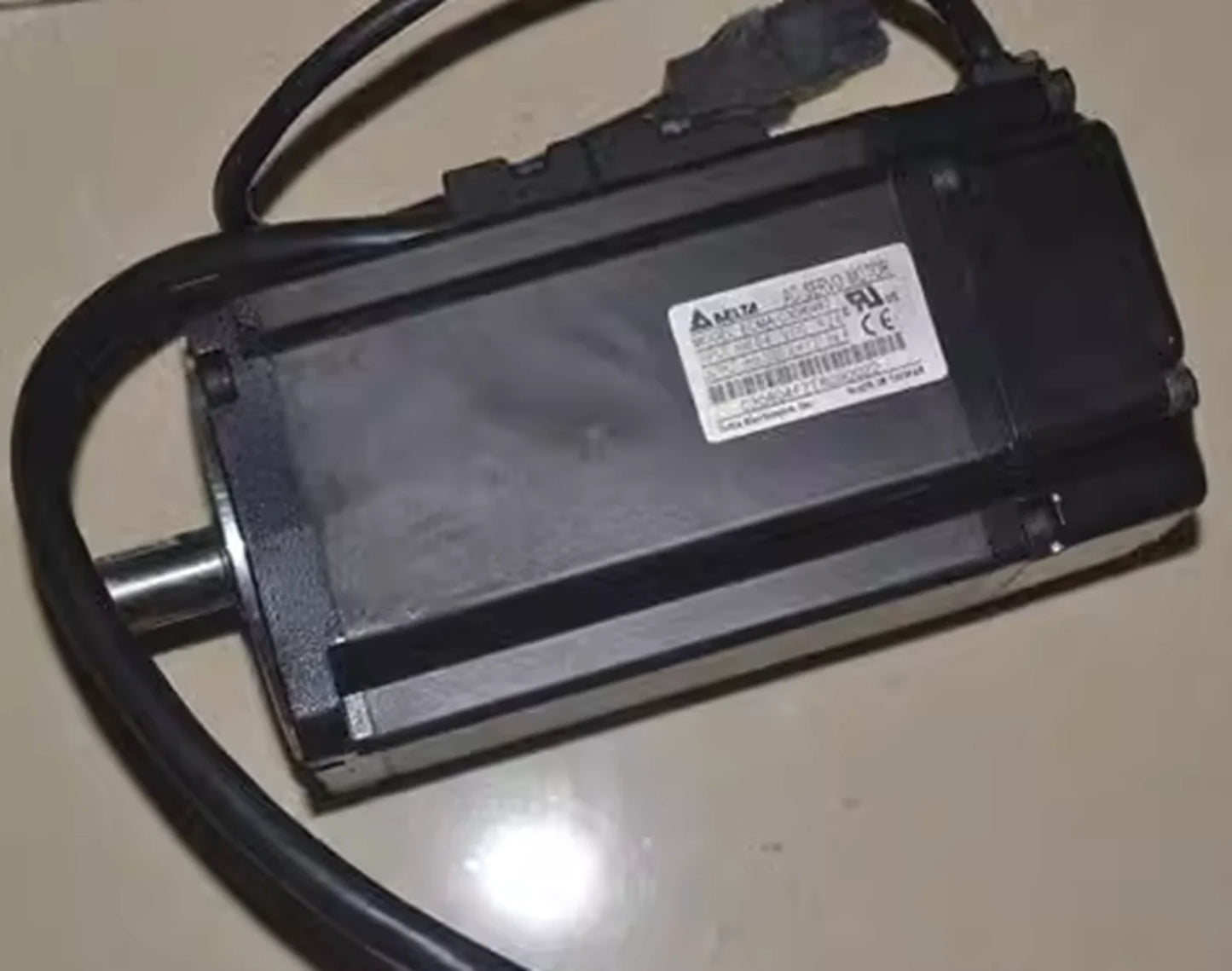 ECMA-C30804F7 400W 3000RPM 3-Phase Servo Motor - DELTA [1]