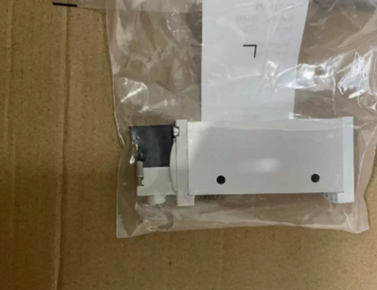 Festo Solenoid Valve VUVG-L14-M52-AT-G18-1P3 - FESTO [2]
