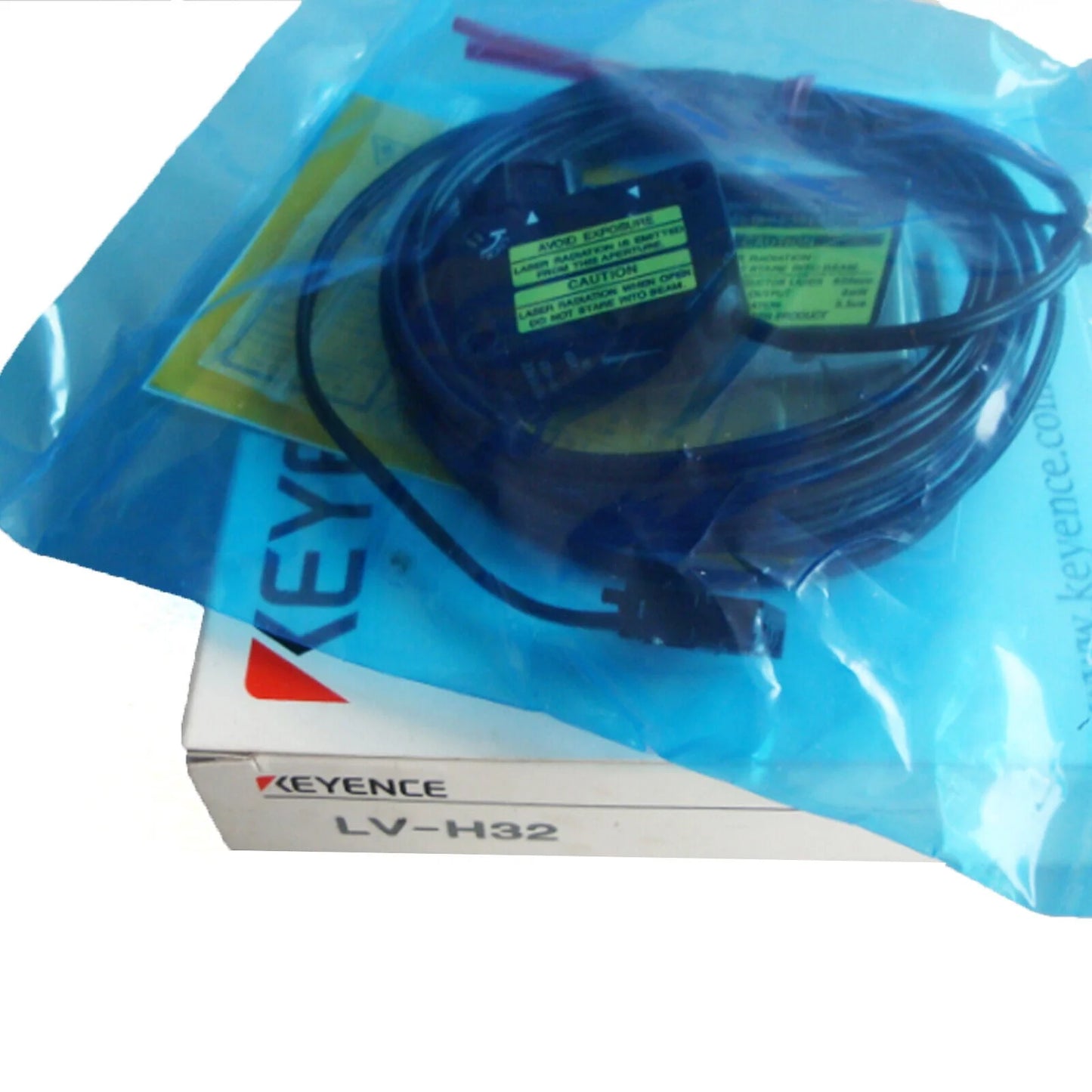 Keyence LV-H32: High-Precision Laser Sensor for Industrial Applications - KEYENCE [2]