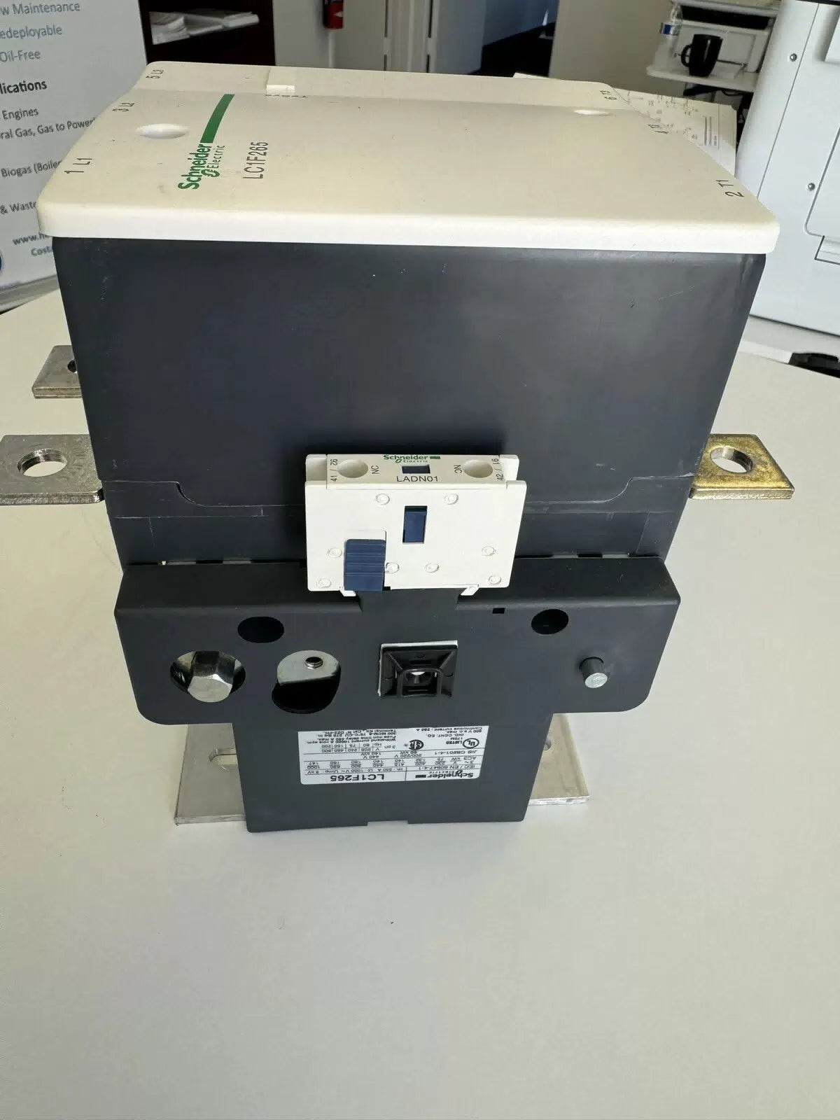 LC1F265 Schneider Electric 350 Amp Contactor 120V Coil #E [4]