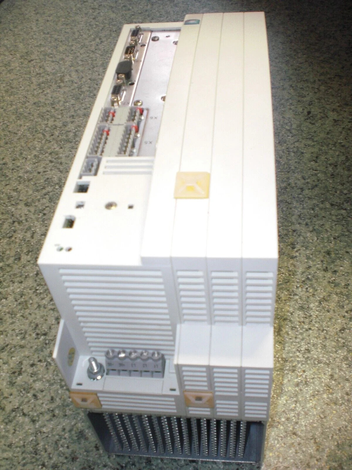 Lenze EVS9326-ES Frequenzumrichter - LENZE [4]