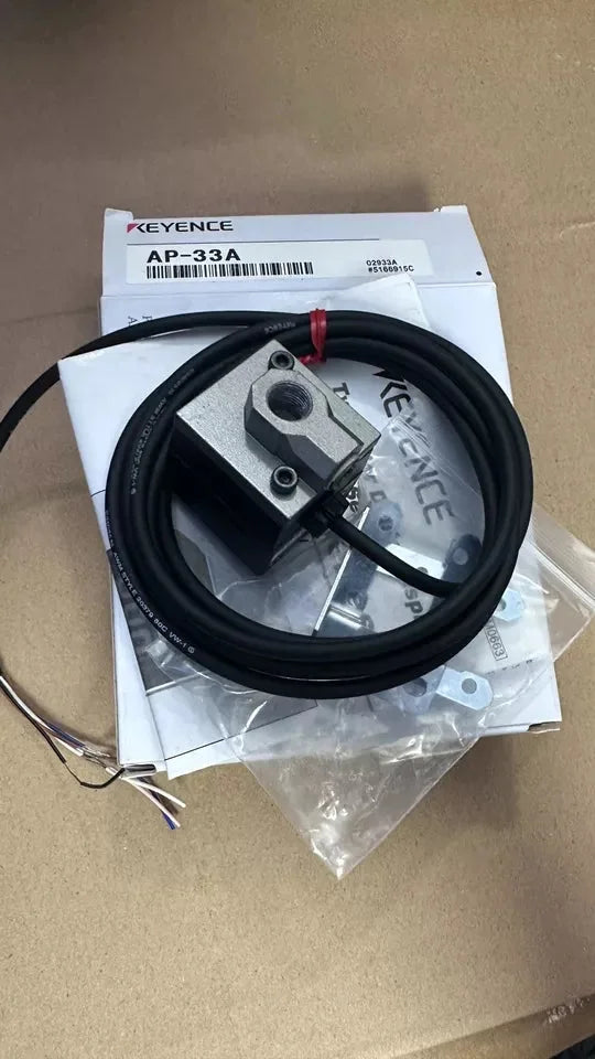 New 1PC Keyence AP-33A Pressure Sensor - KEYENCE [1]