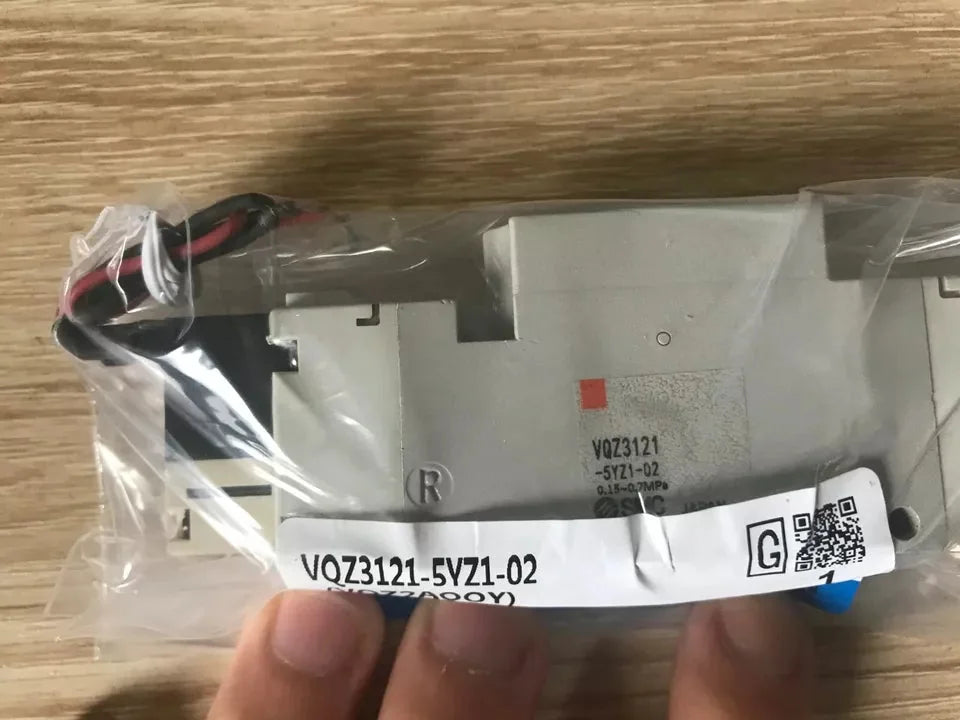 New SMC VQZ31215YZ102 Solenoid Valve - SMC [4]